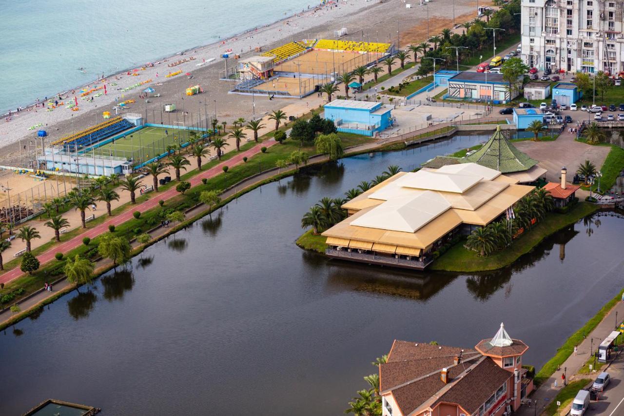 G-Point City Beach 巴统 外观 照片